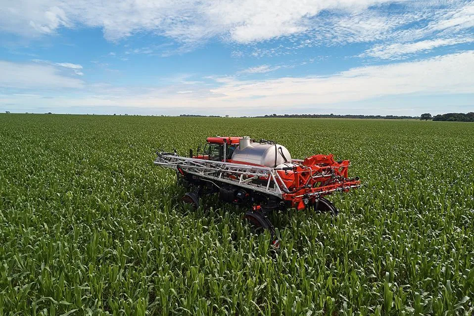 PULVERIZADOR KUHN AUTOPROPELIDO STRONGER HD