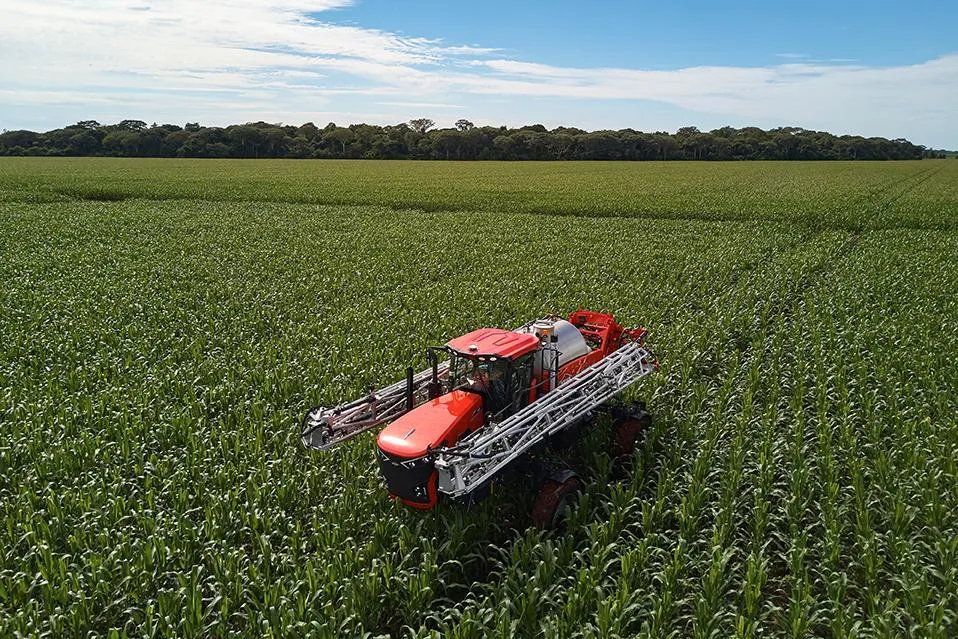 PULVERIZADOR KUHN AUTOPROPELIDO STRONGER HD