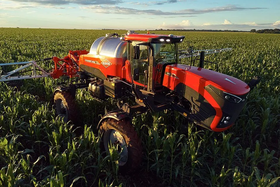 PULVERIZADOR KUHN AUTOPROPELIDO STRONGER HD