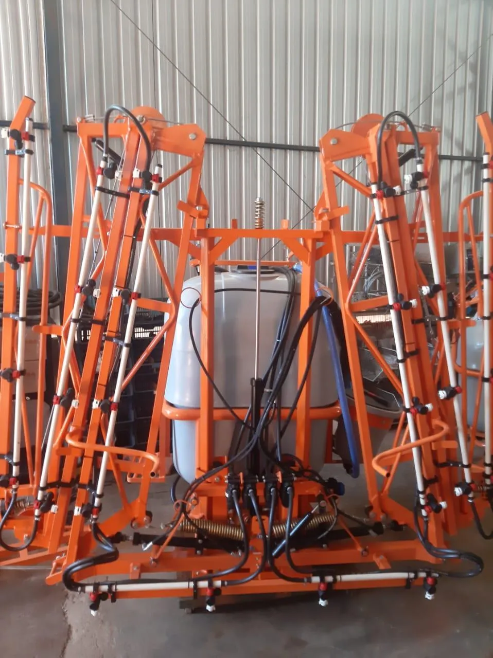 PULVERIZADOR AGRIJET 800 LITROS COM 14 METROS DE BARRAS HIDRÁULICO 