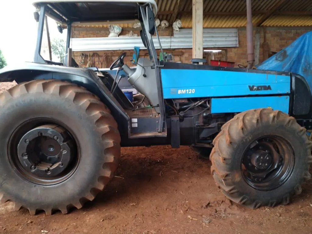 Trator Valtra BM 120