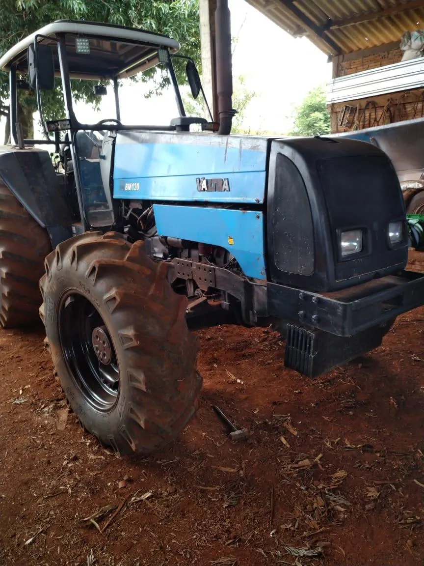 Trator Valtra BM 120