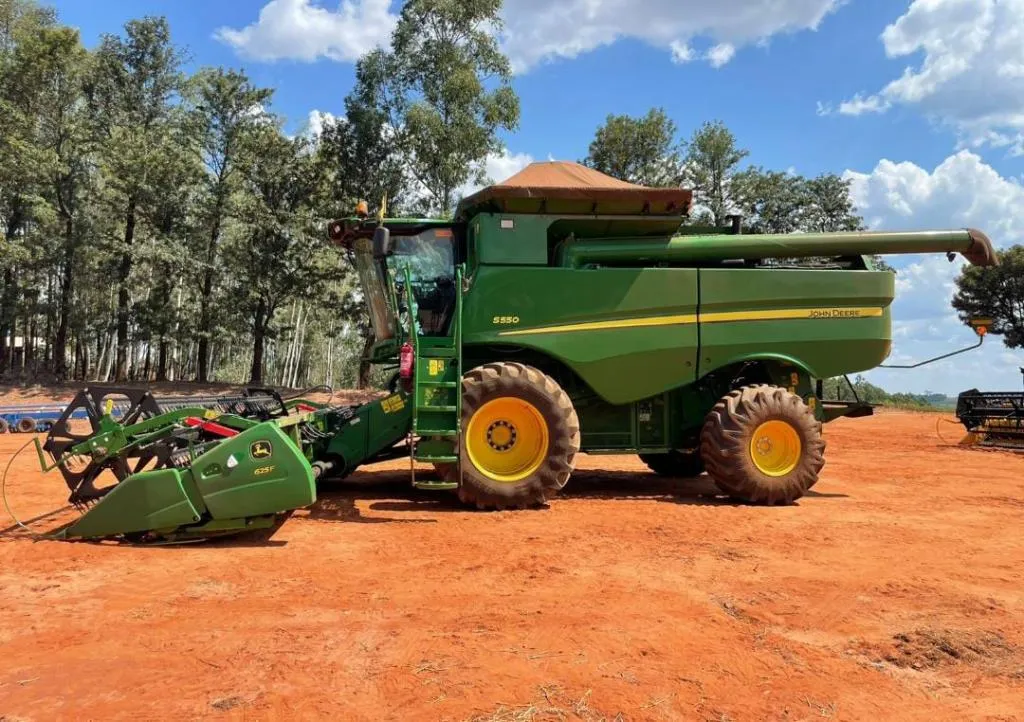  Colheitadeira John Deere S550