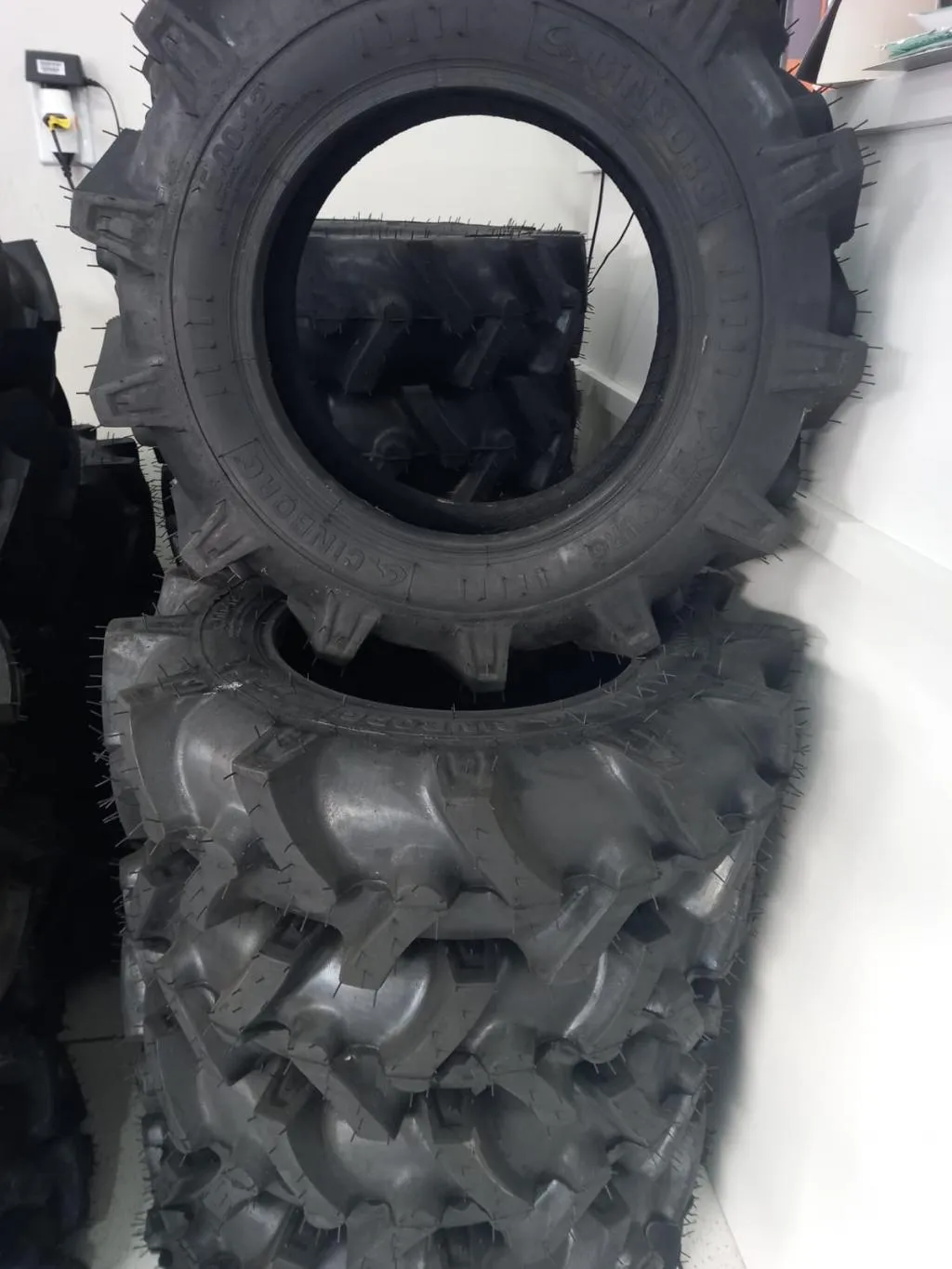 Pneus marca Cinborg nacional  500/12 para Micro trator