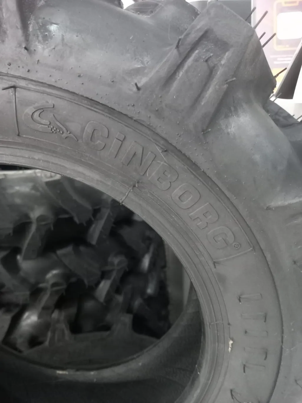 Pneus marca Cinborg nacional  500/12 para Micro trator