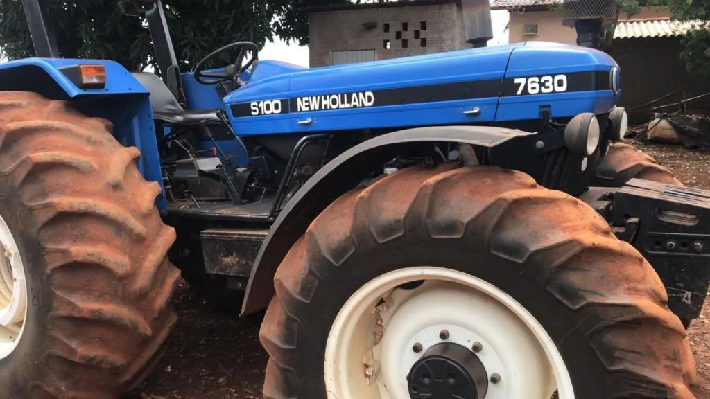 Trator New Holland 7630