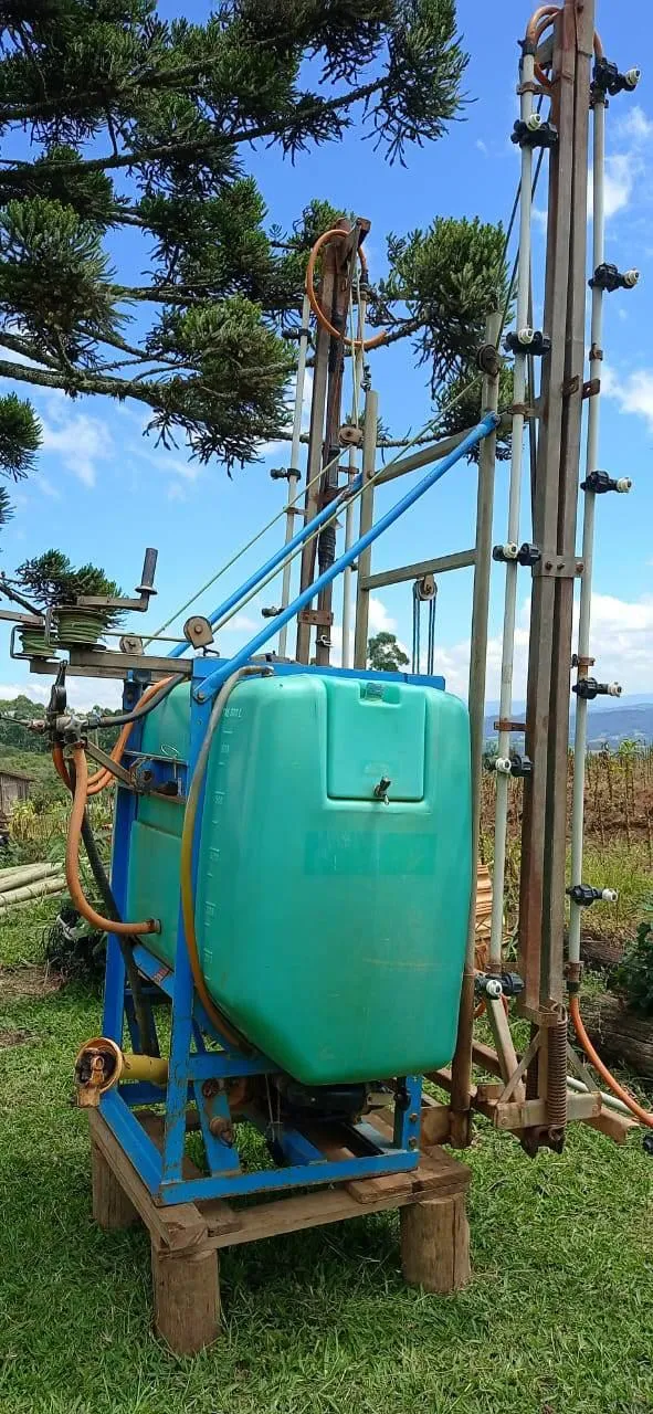 PULVERIZADOR MONTANA 680 LITROS