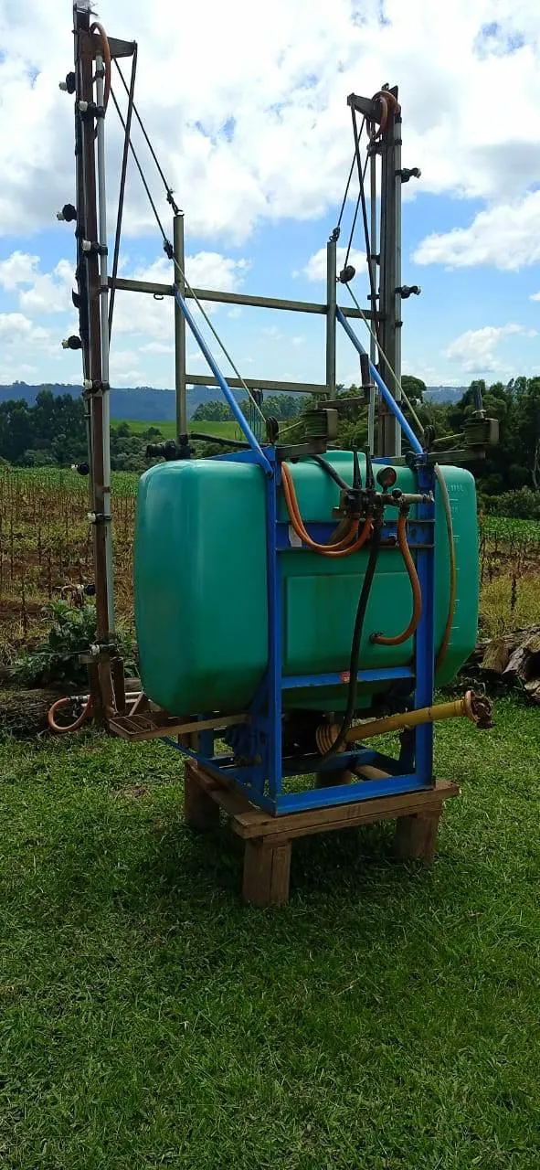 PULVERIZADOR MONTANA 680 LITROS