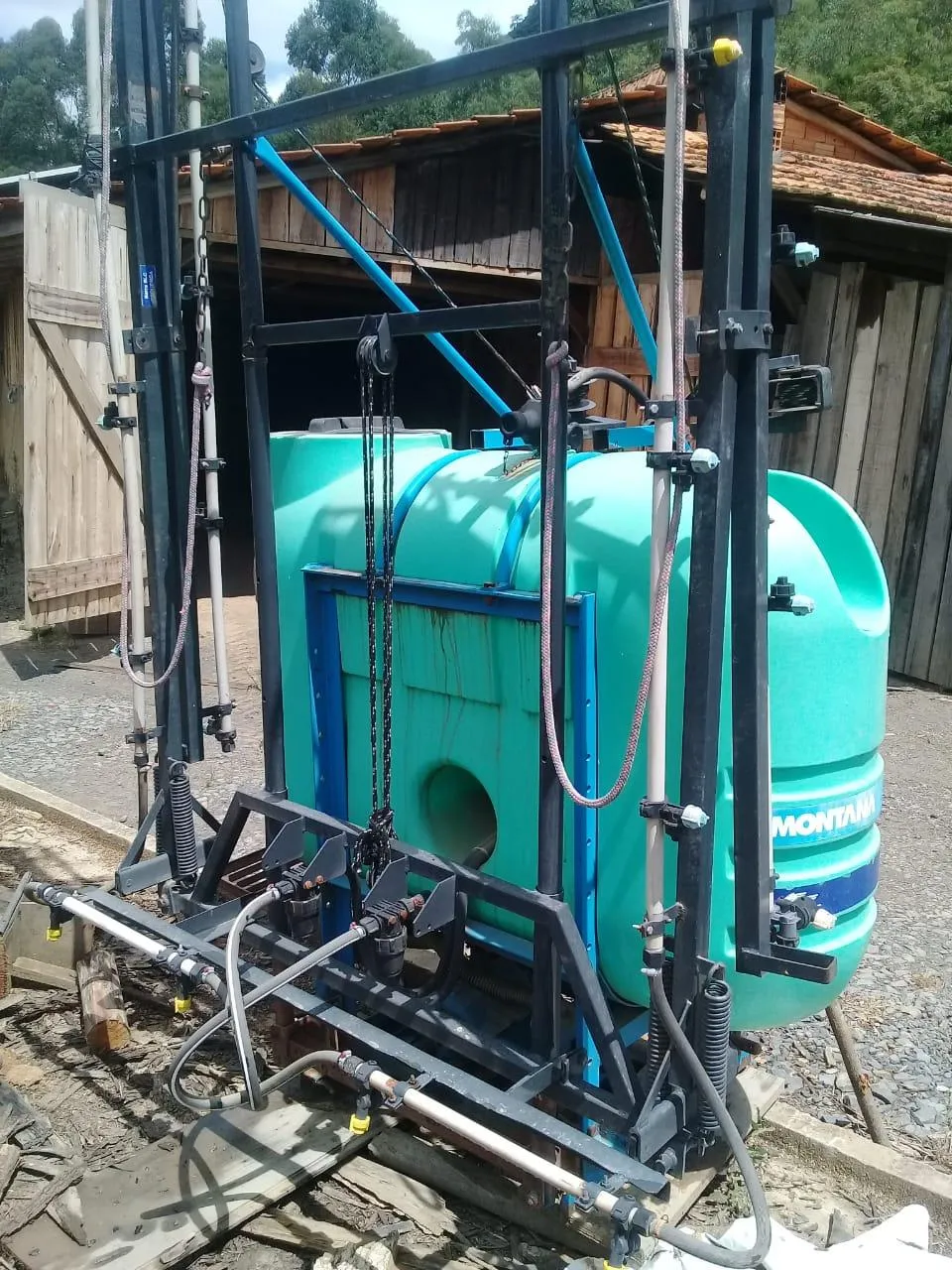 PULVERIZADOR MONTANA SLC 600 LITROS DE BARRA