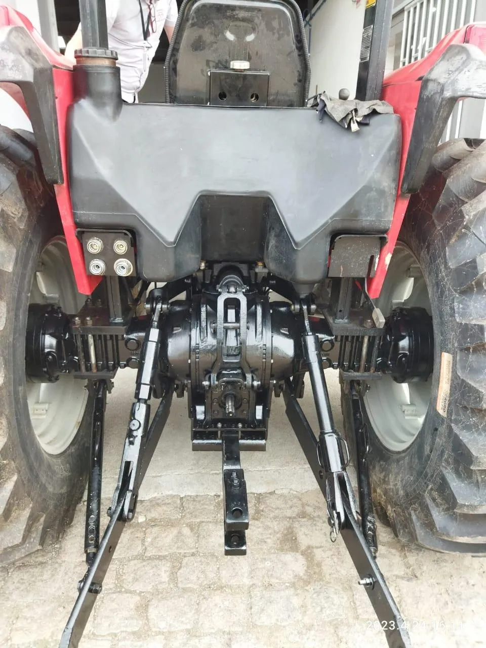 TRATOR MASSEY FERGUSON 5275