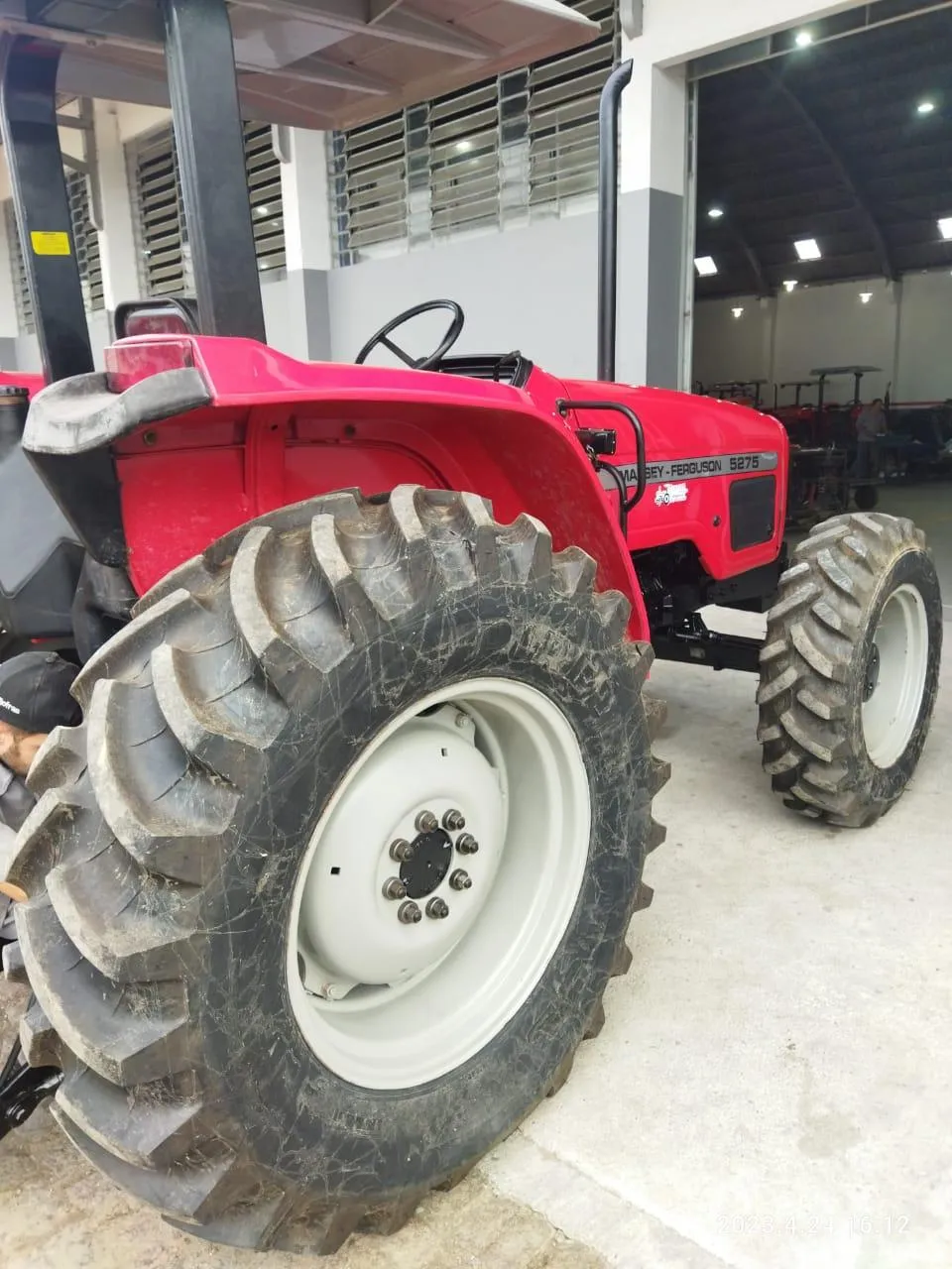 TRATOR MASSEY FERGUSON 5275