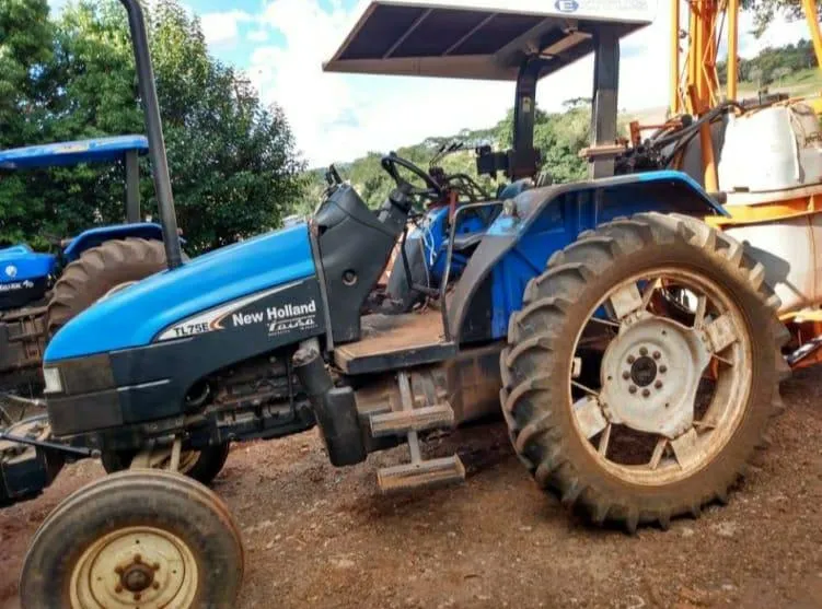 TRATOR NEW HOLLAND TL 75 ANO 2003