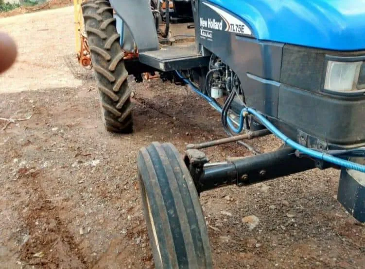 TRATOR NEW HOLLAND TL 75 ANO 2003