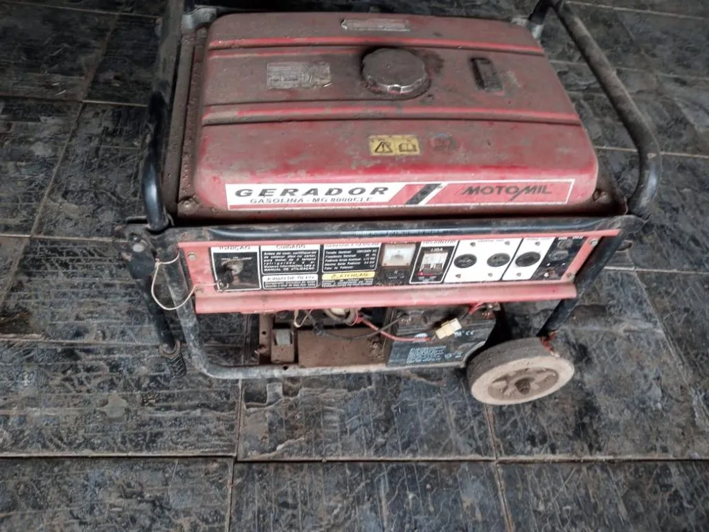 GERADOR DE ENERGIA MOTOMIL A GASOLINA  MG 800 CLE