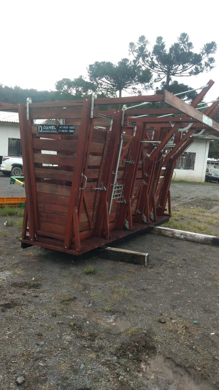 TRONCO DE CONTENÇÃO PARA GADO