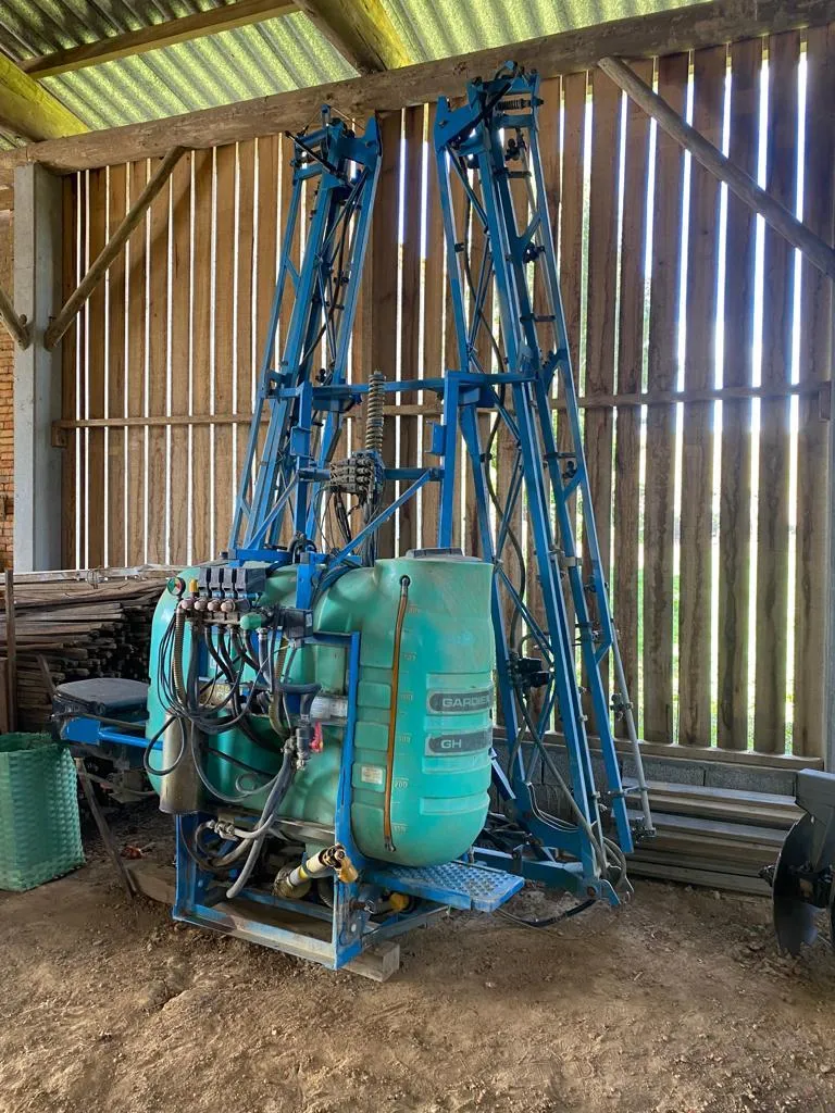 PULVERIZADOR MONTANA 600 LITROS 