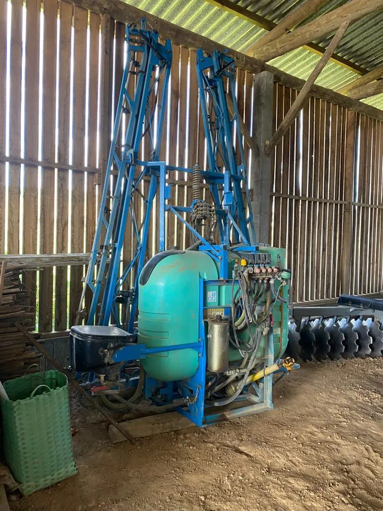 PULVERIZADOR MONTANA 600 LITROS 