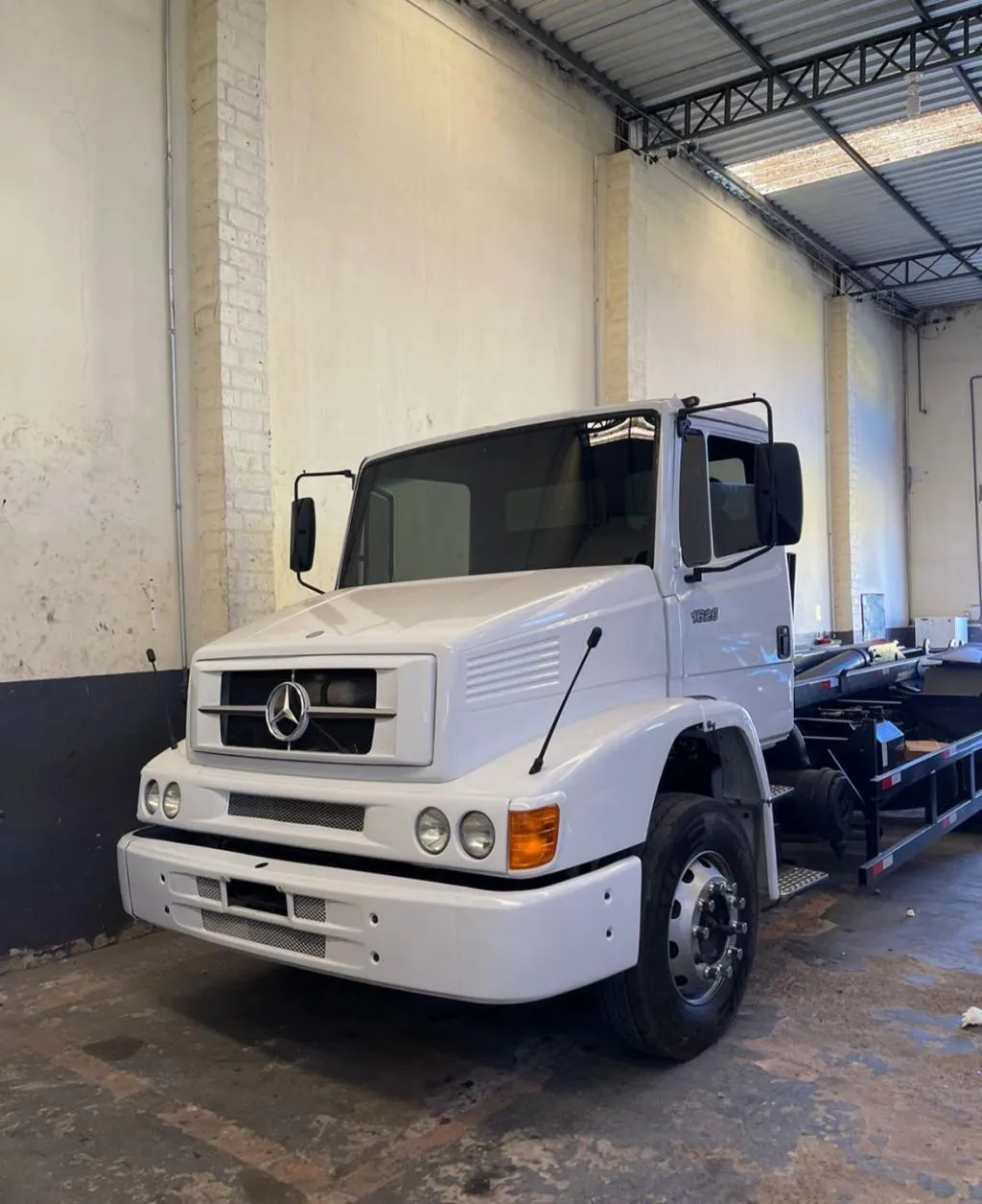 Caminhão M.Benz L1620