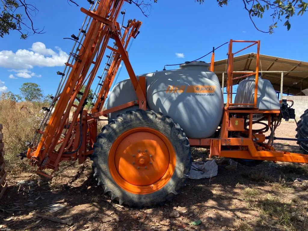 Pulverizador Jacto Advance 