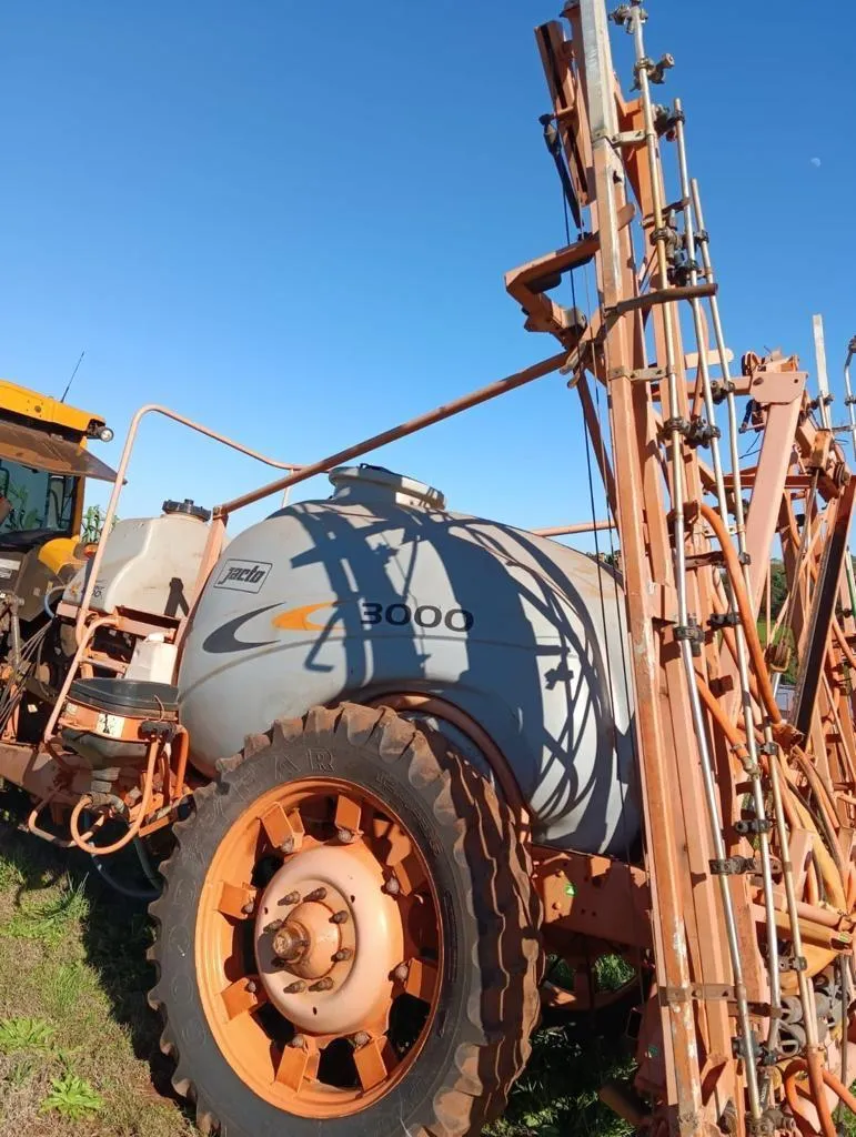 Pulverizador Arrasto Jacto  Advance 3000
