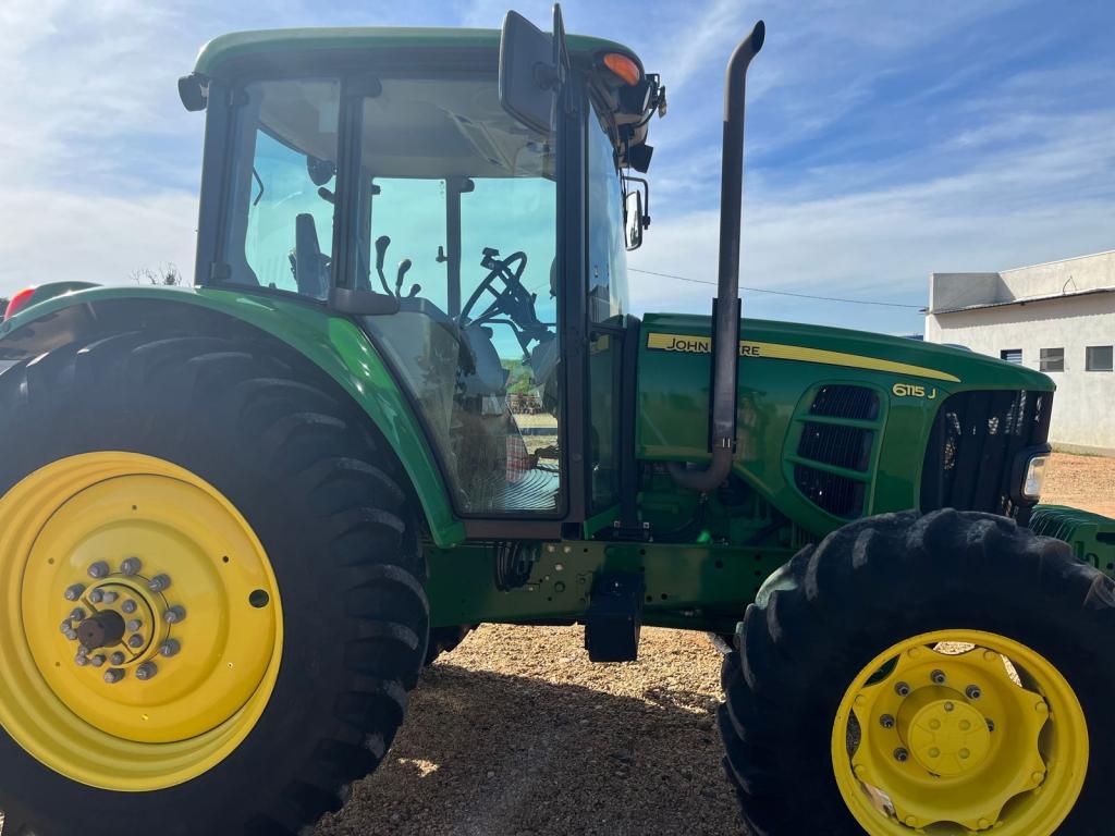 Produtos da categoria Tratores John Deere novos e usados à venda