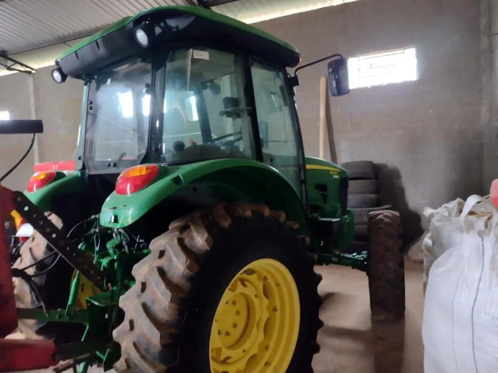 TRATOR JOHN DEERE 5078 E 