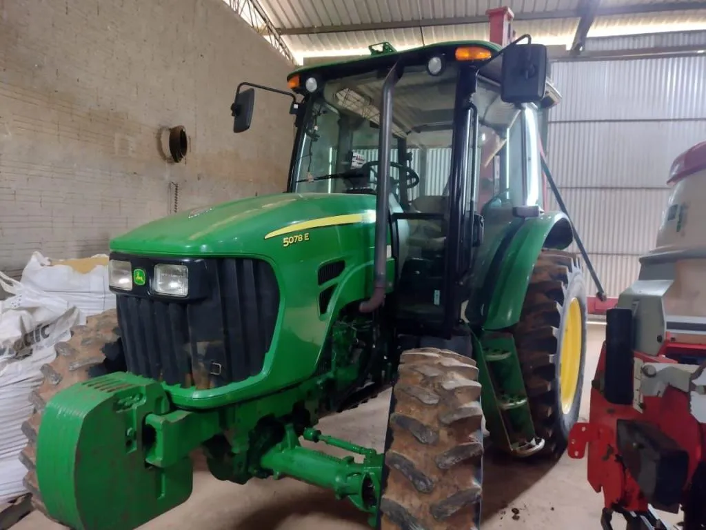 TRATOR JOHN DEERE 5078 E 