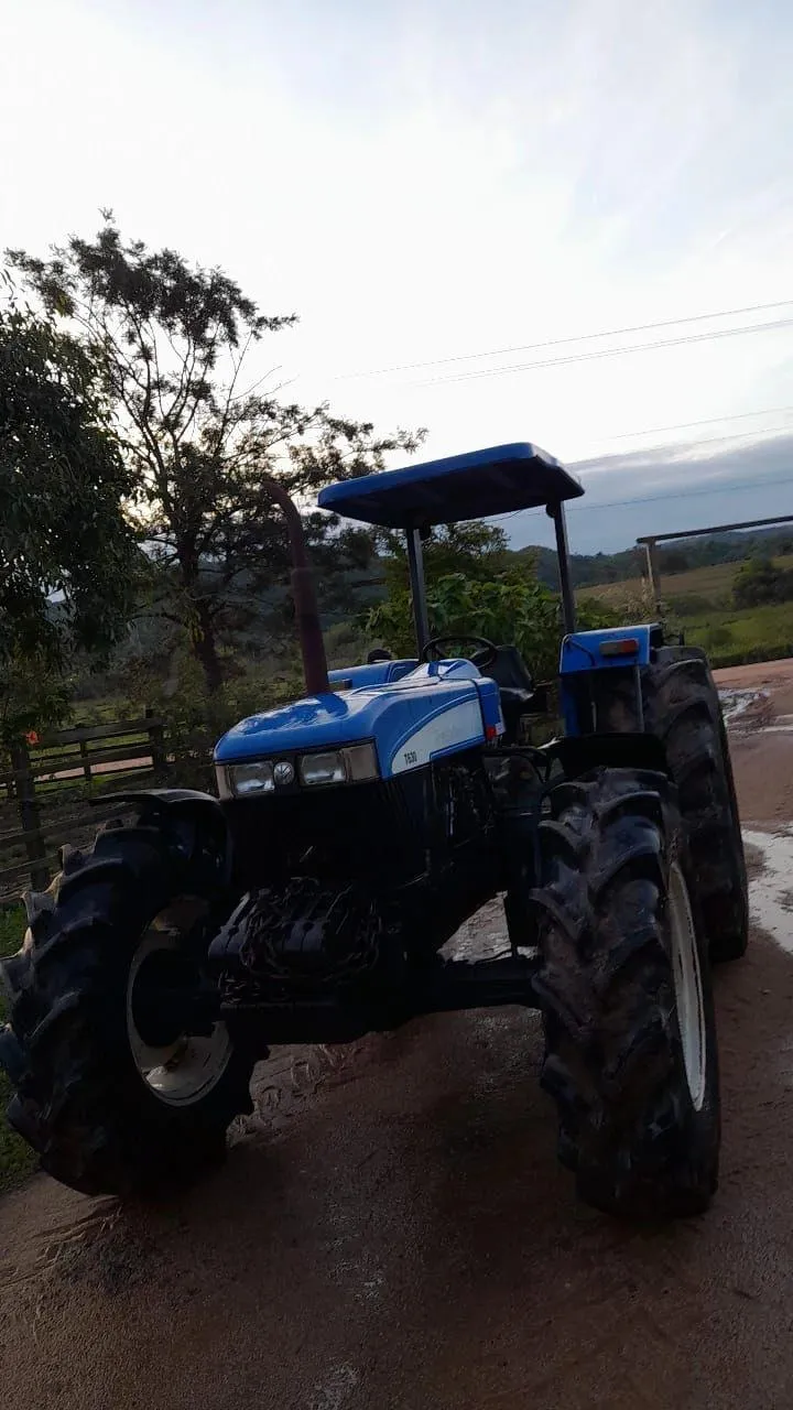 TRATOR NEW HOLLAND 7630