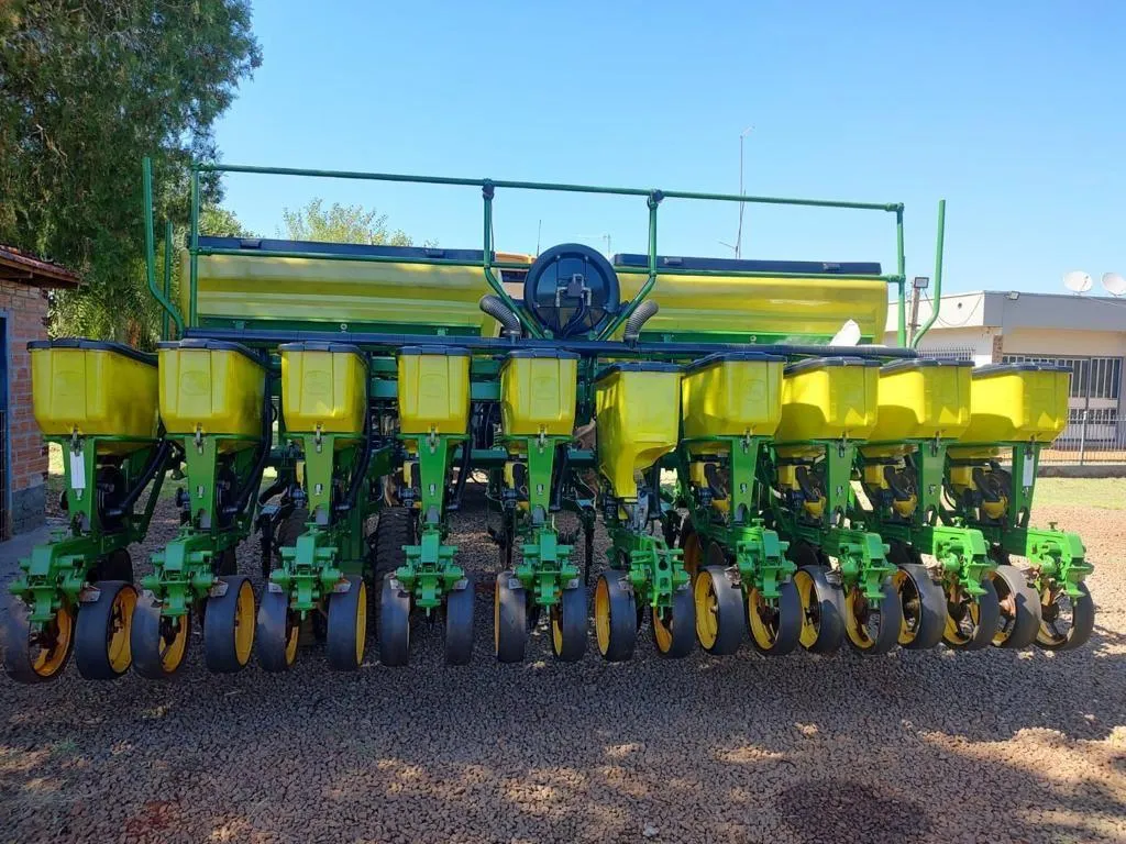 PLANTADEIRA JOHN DEERE 1109 10 LINHAS A VÁCUO