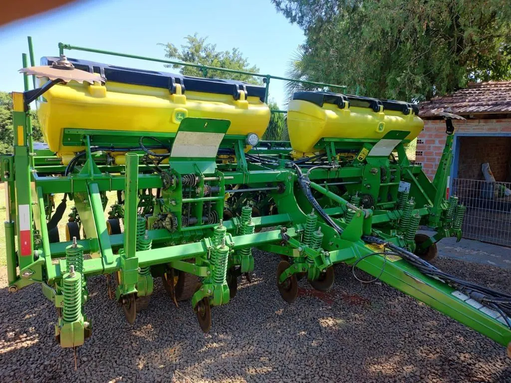 PLANTADEIRA JOHN DEERE 1109 10 LINHAS A VÁCUO