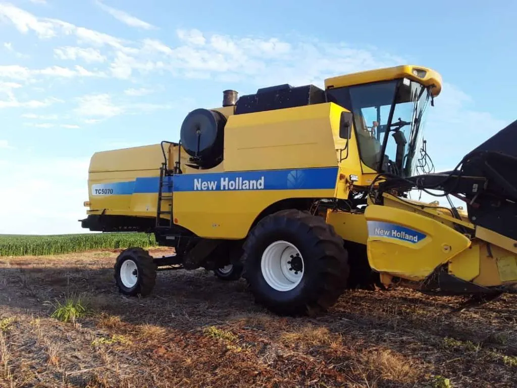 COLHEITADEIRA NEW HOLLAND TC5070