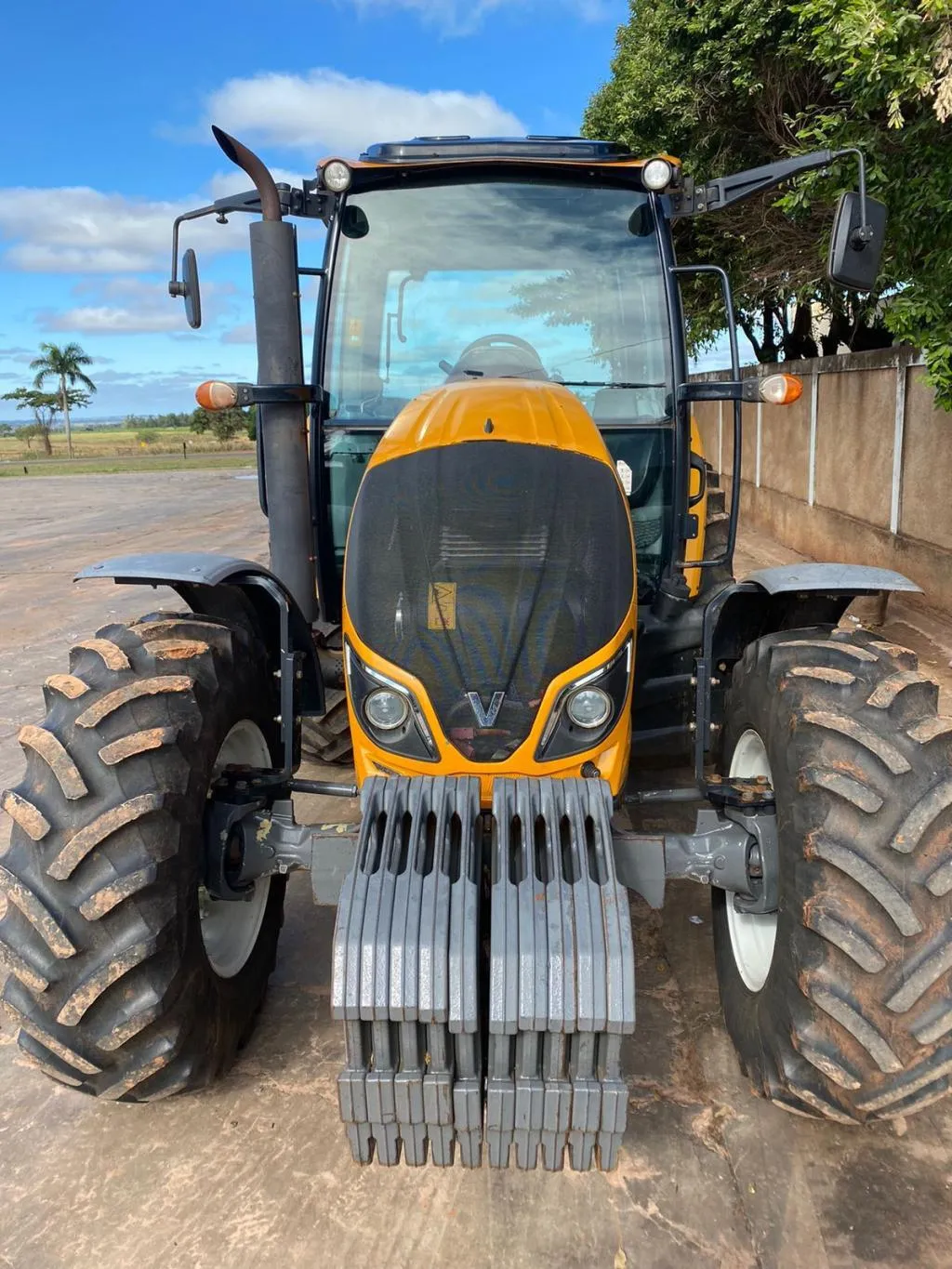 TRATOR VALTRA A114 ANO 2019