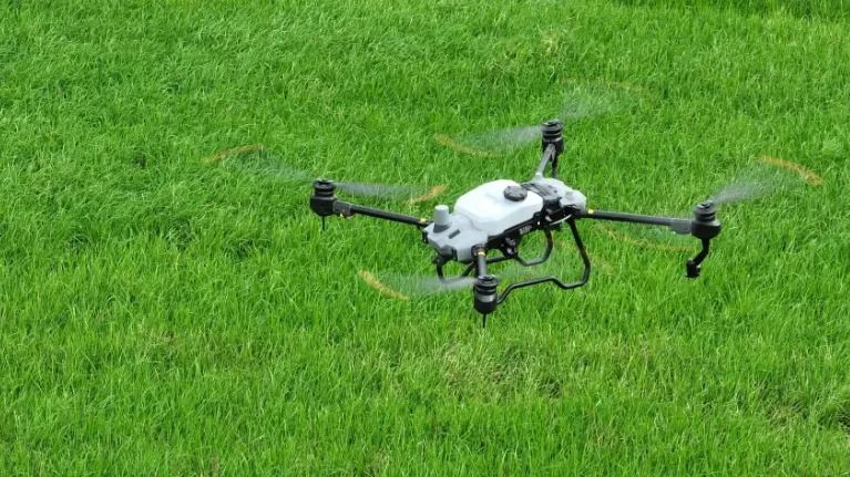 Drone DJI Agras T20P Para Pulverização