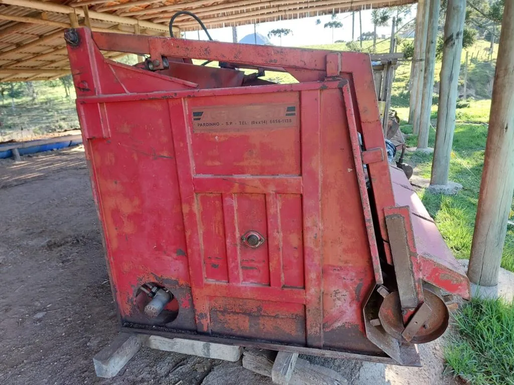 DESENCILADEIRA AGRO FORN 2 METROS CÚBICOS