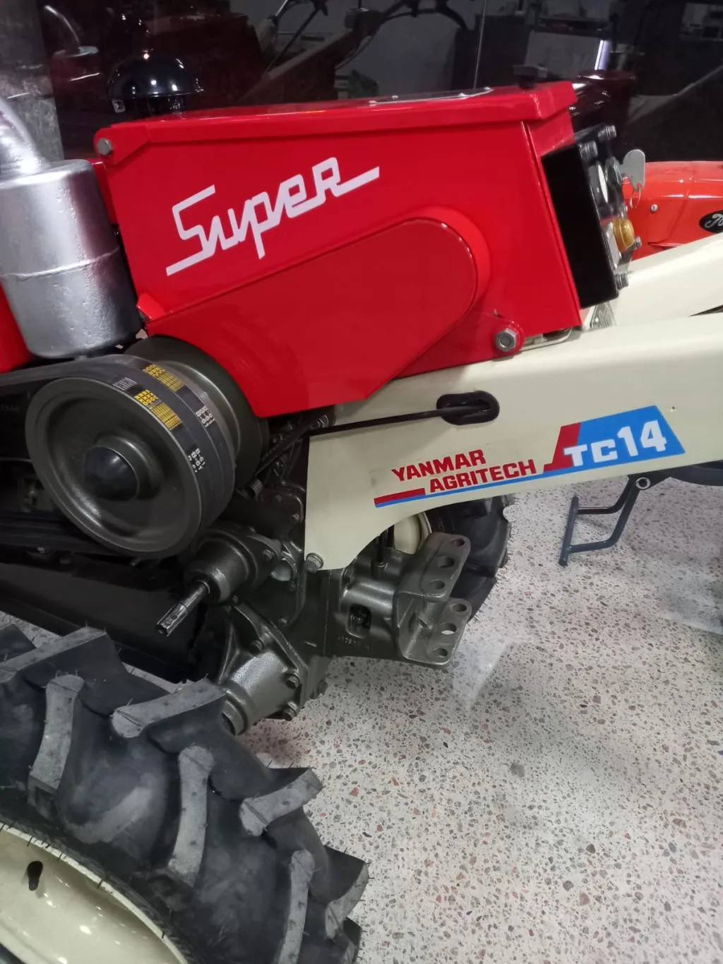 Micro Trator Yanmar TC14 Super Ano 2006 