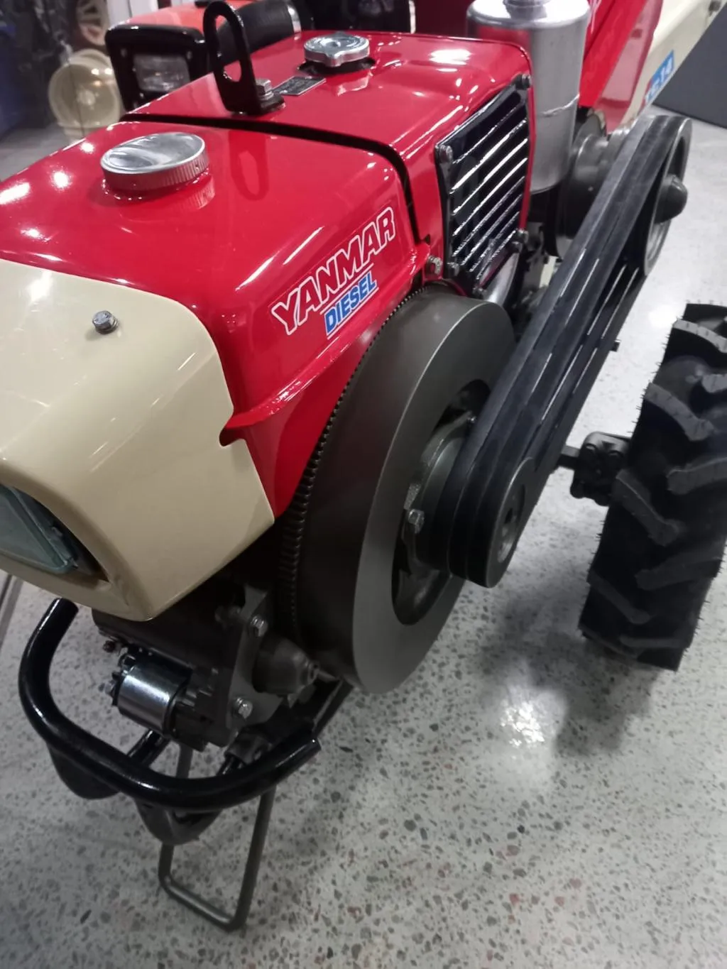 Micro Trator Yanmar TC14 Super Ano 2006 