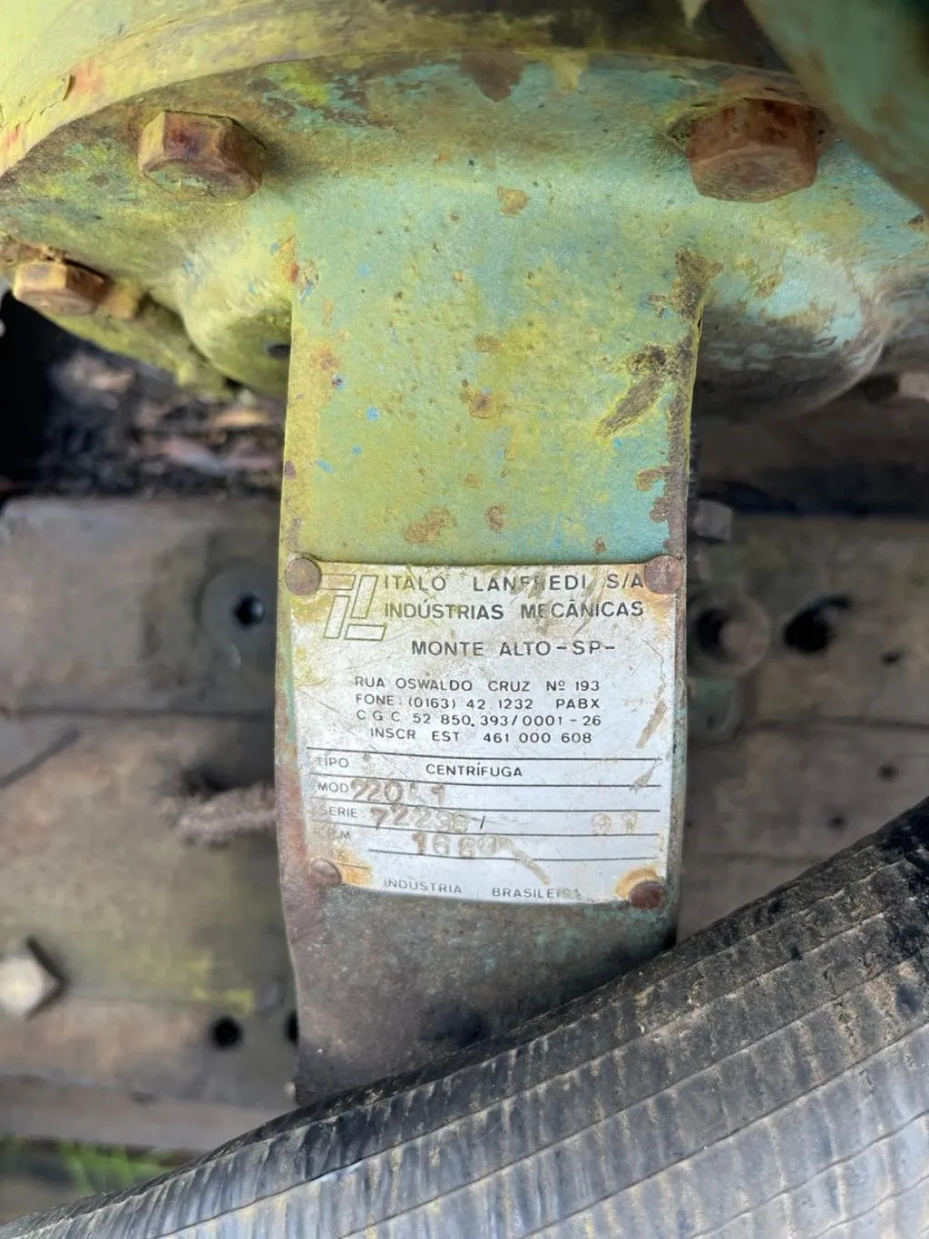 Bomba de irrigação Lanfredi 220 com mangote