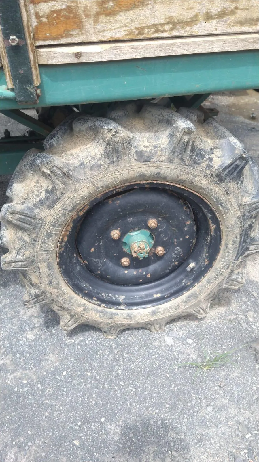 Carreta Tracionada Basculante Moldemaq