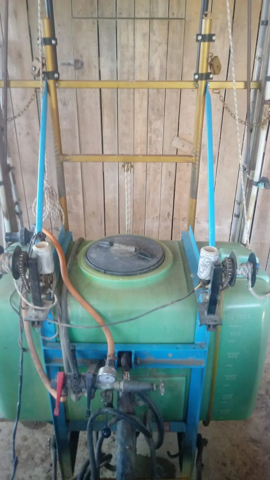 PULVERIZADOR MONTANA 680 LITROS ELETRICO
