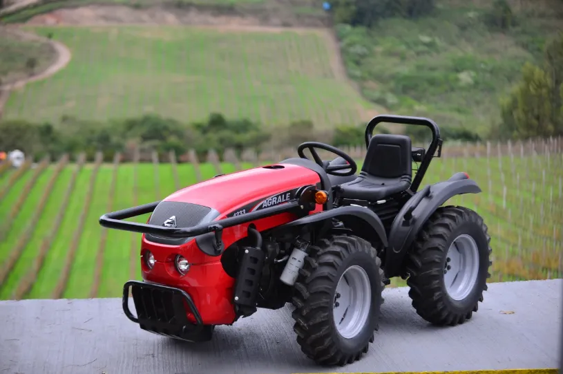 TRATOR AGRALE 4233