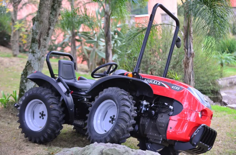 TRATOR AGRALE 4233