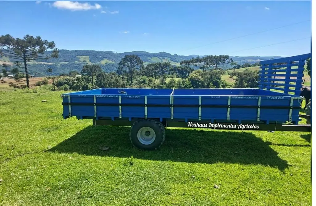 CARRETA AGRÍCOLA NEUHAUS 10 a 15 Ton.