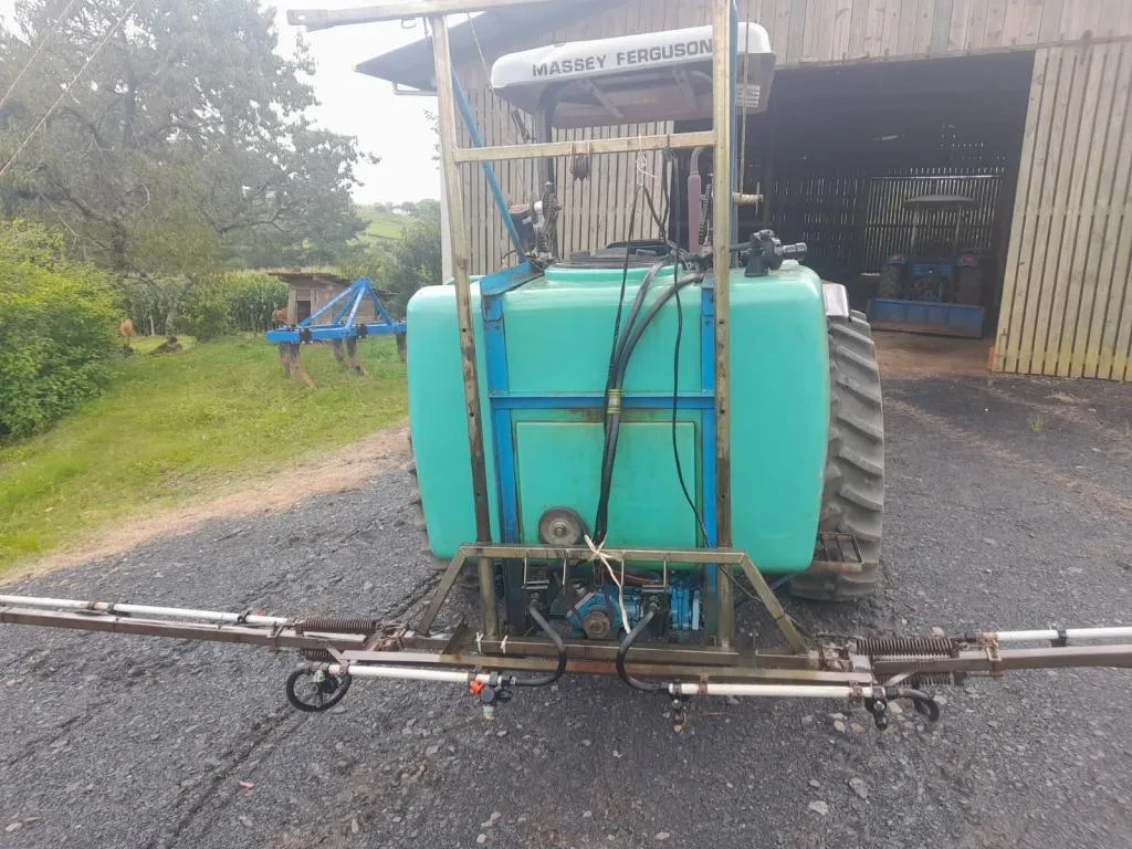 PULVERIZADOR MONTANA 680 LITROS 12 METROS COM SISTEMA ELÉTRICO 