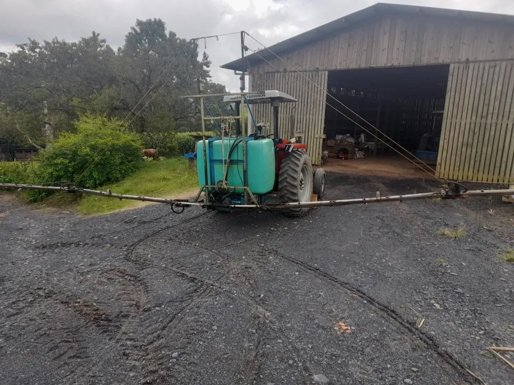 PULVERIZADOR MONTANA 680 LITROS 12 METROS COM SISTEMA ELÉTRICO 