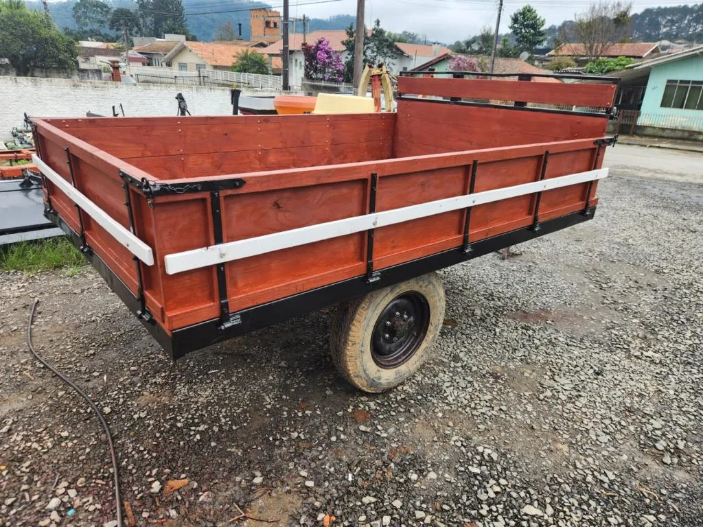 Carreta agrícola  modelo 4 toneladas Pneu simples