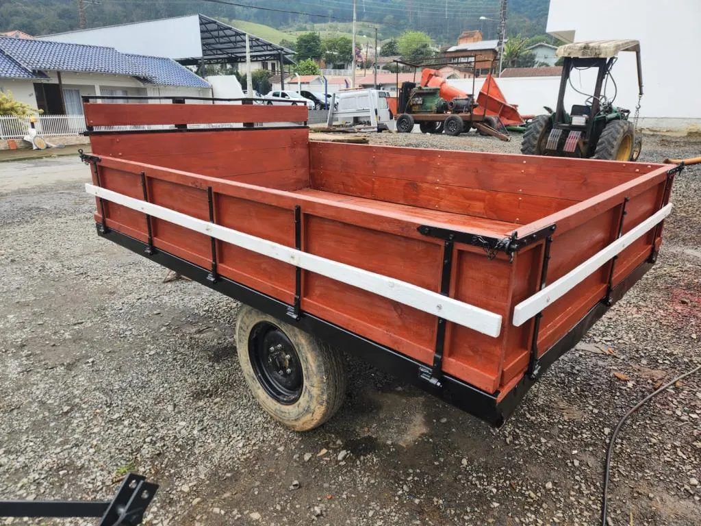 Carreta agrícola  modelo 4 toneladas Pneu simples