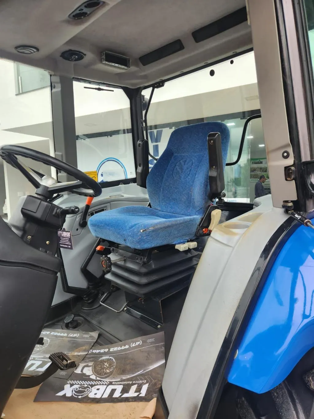 Trator New Holland  TL75 gabinado ano 2015