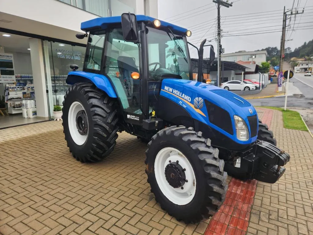 Trator New Holland  TL75 gabinado ano 2015