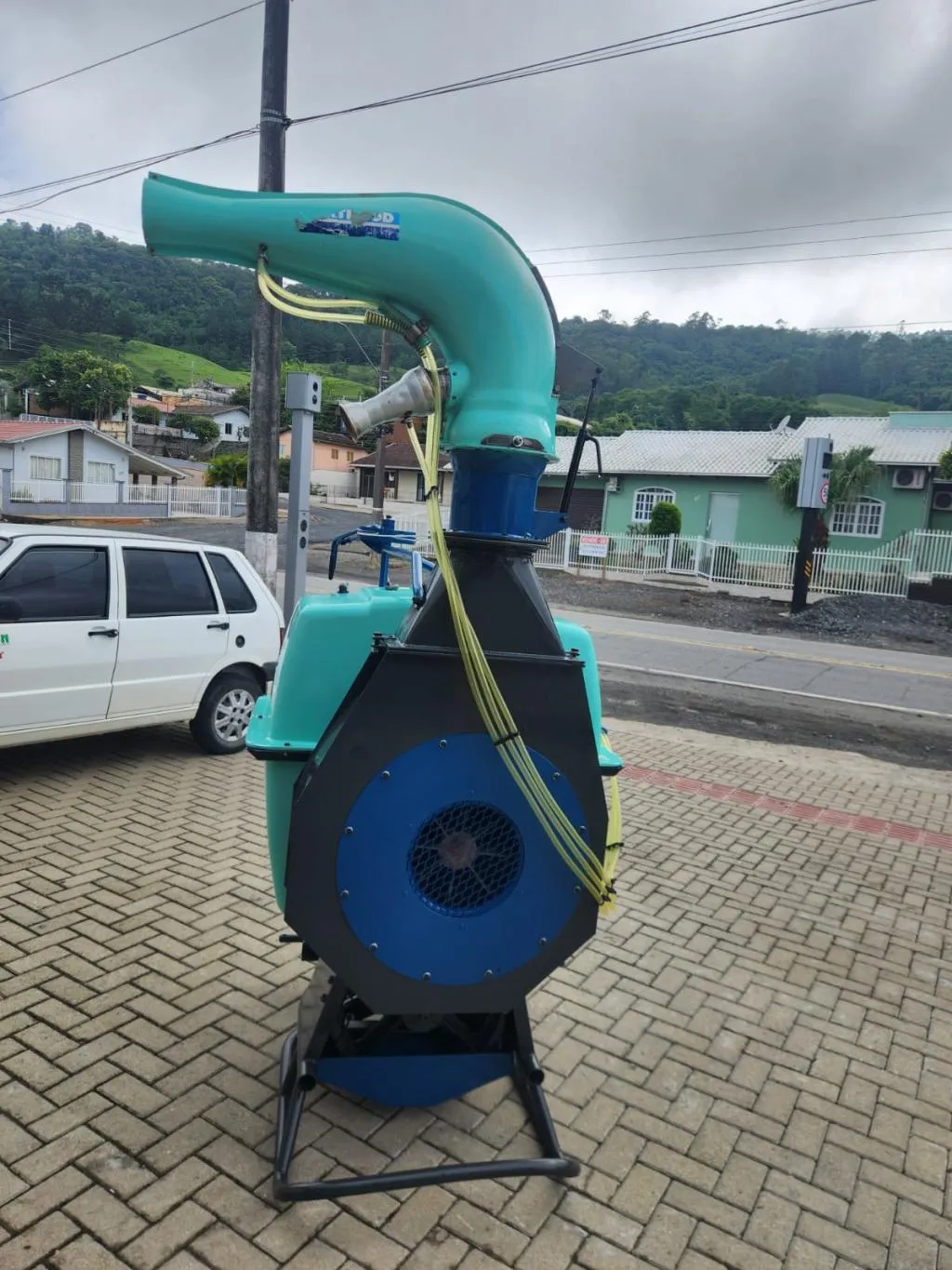 Pulverizador da marca Montana  modelo 400 litros Jatão