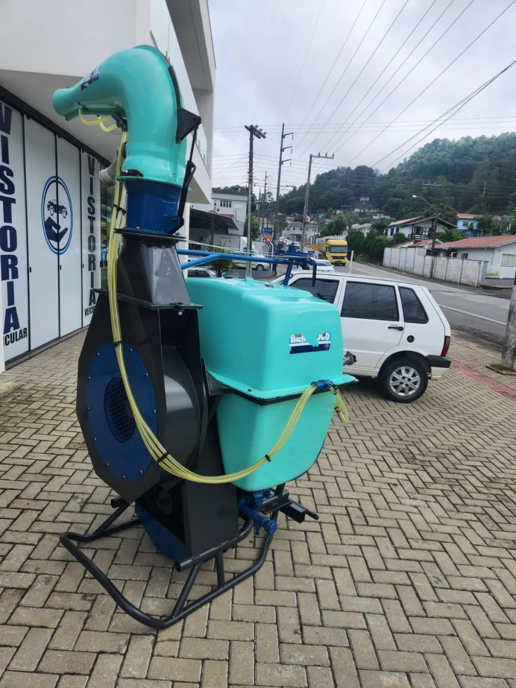 Pulverizador da marca Montana  modelo 400 litros Jatão